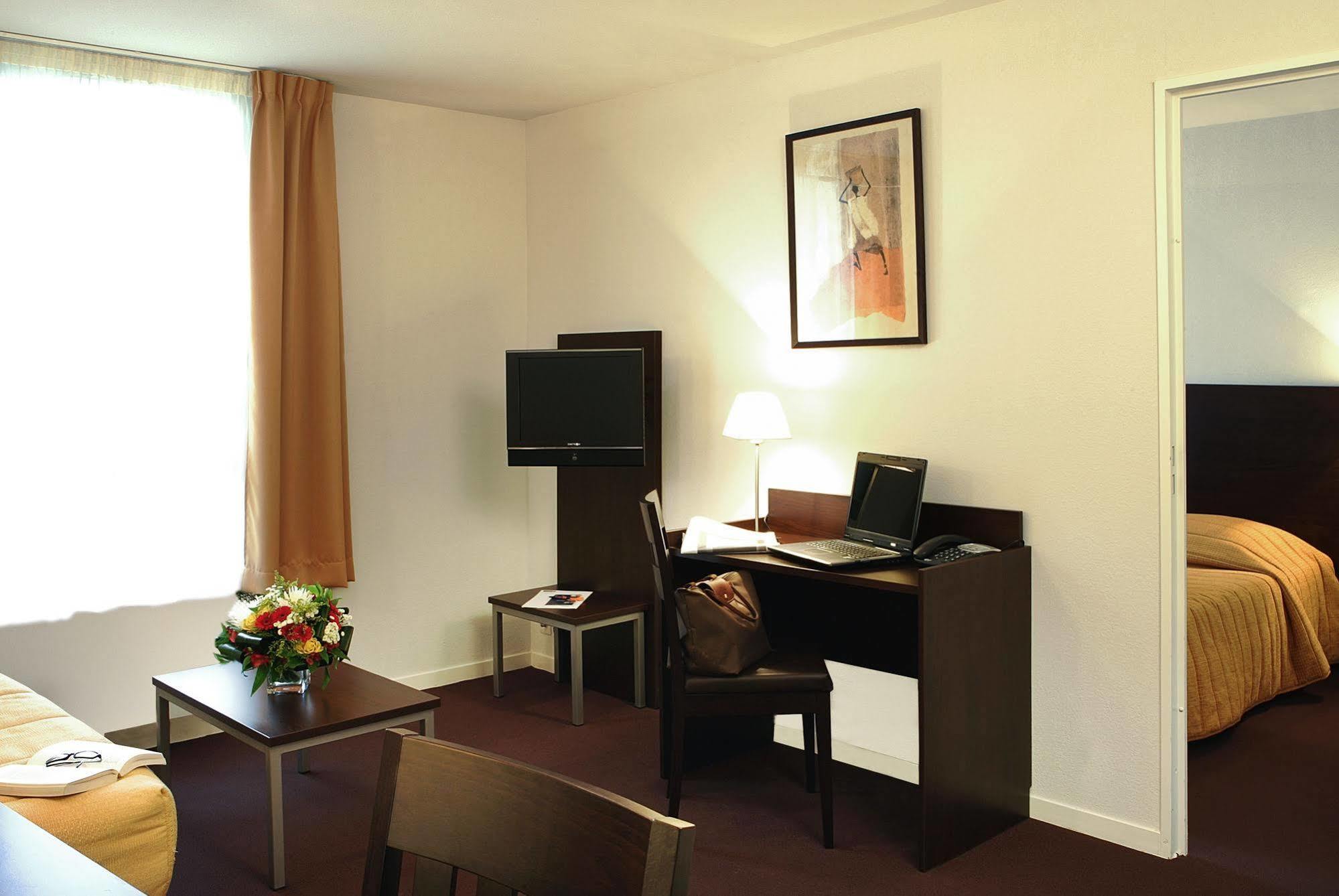 Aparthotel Adagio Access Paris Saint-Denis Pleyel Habitación foto